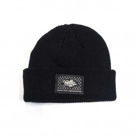 BEANIE CORTO CON PARCHE ECO-CUERO