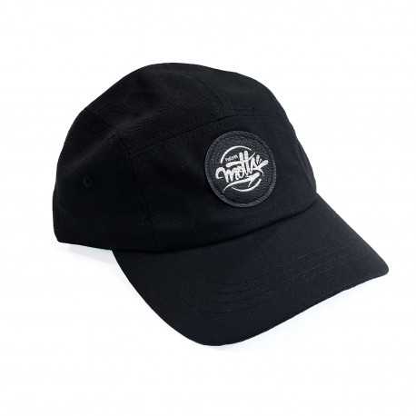 GORRA SIX-PANEL PARCHE DE ECO-CUERO